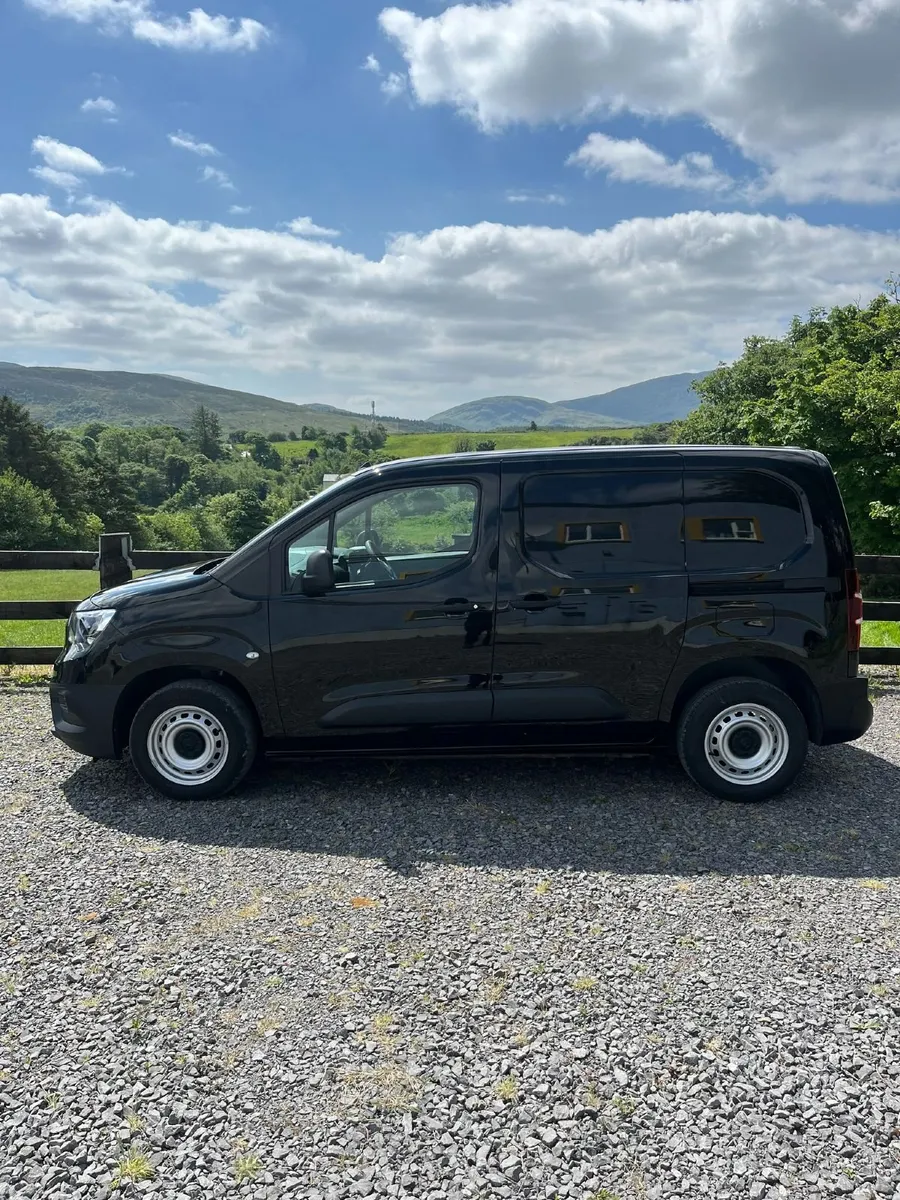 Vauxhall Combo 2020 Black - Image 3