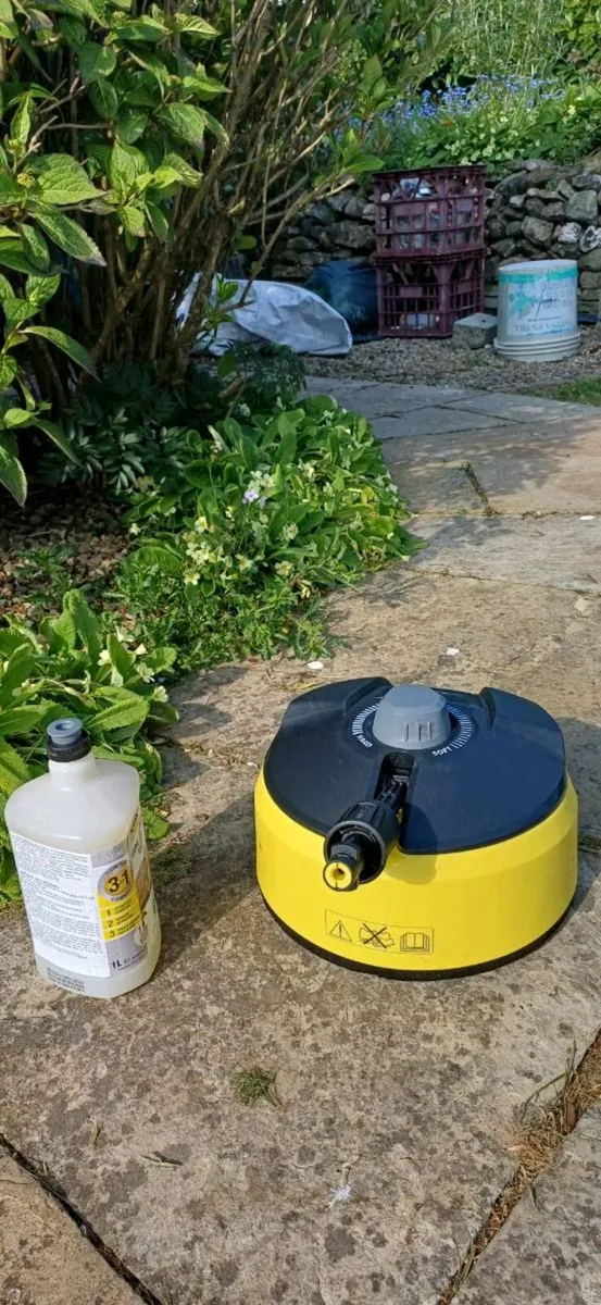 Karcher 4 powerwasher + attachments - Image 4