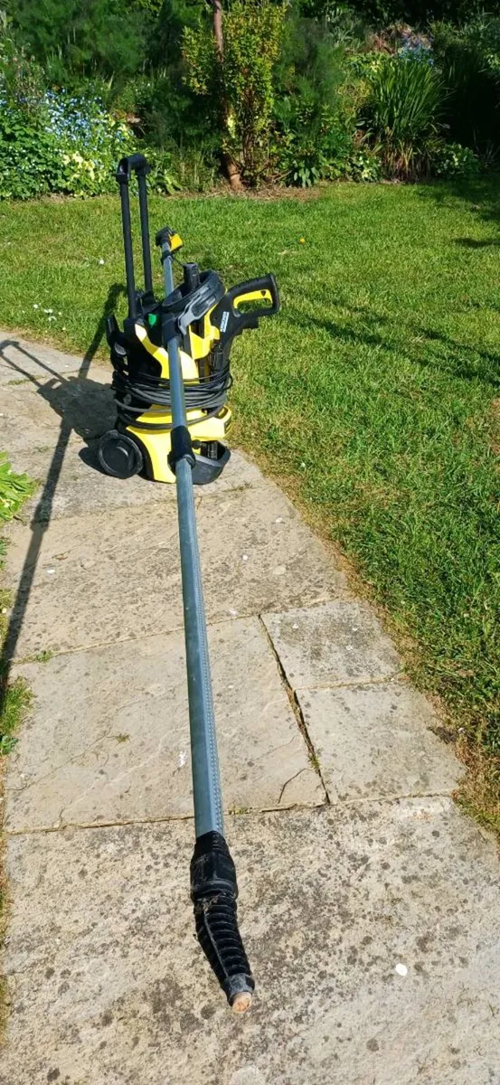 Karcher 4 powerwasher + attachments - Image 2