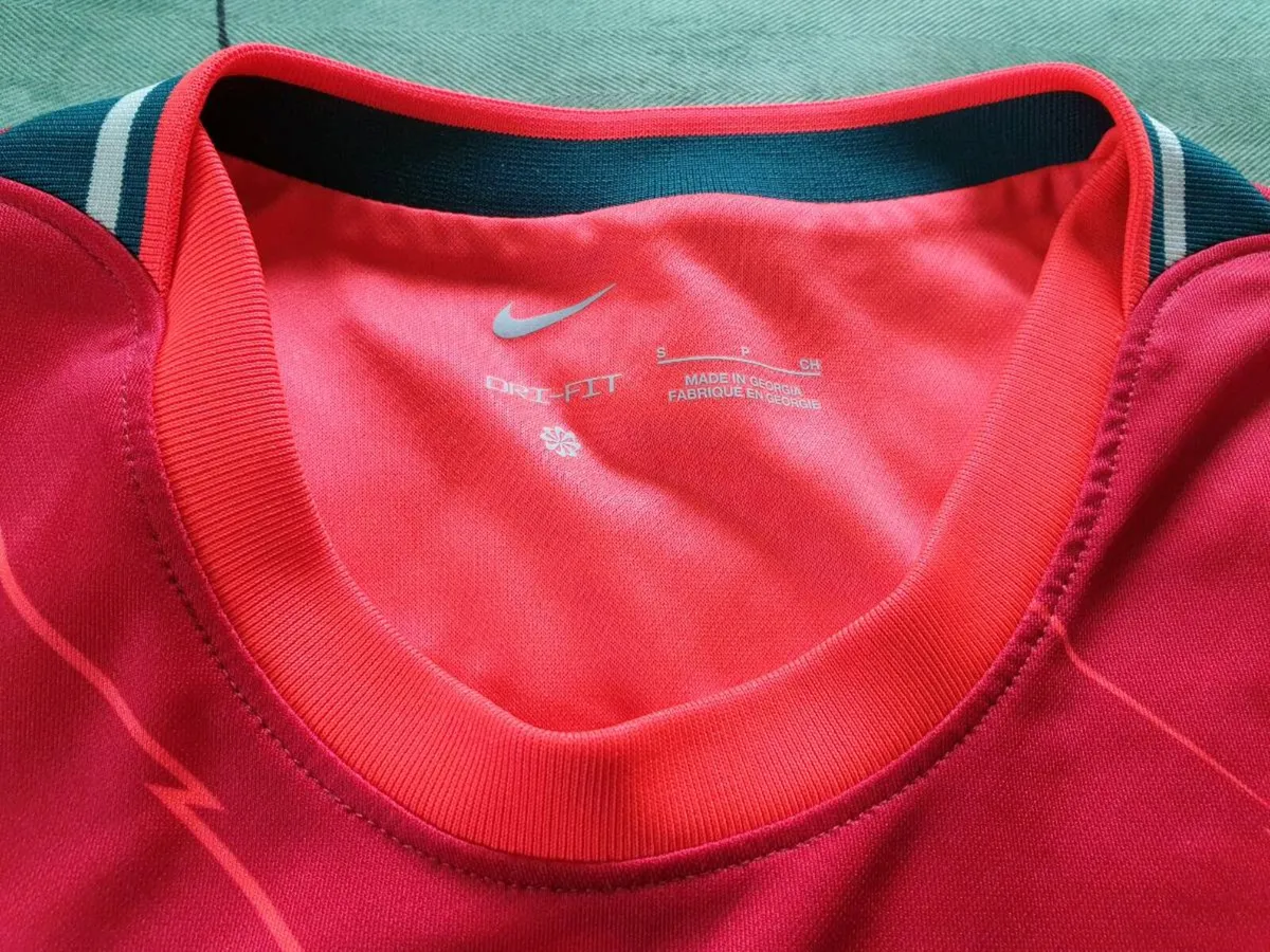 Liverpool Football Club Home Jersey 2021 to 2022 S - Image 2