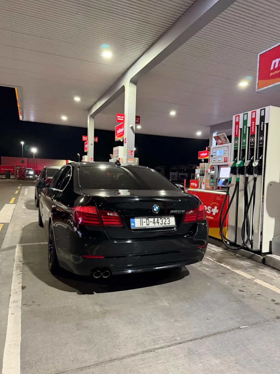 BMW 520d 2011 - Image 3