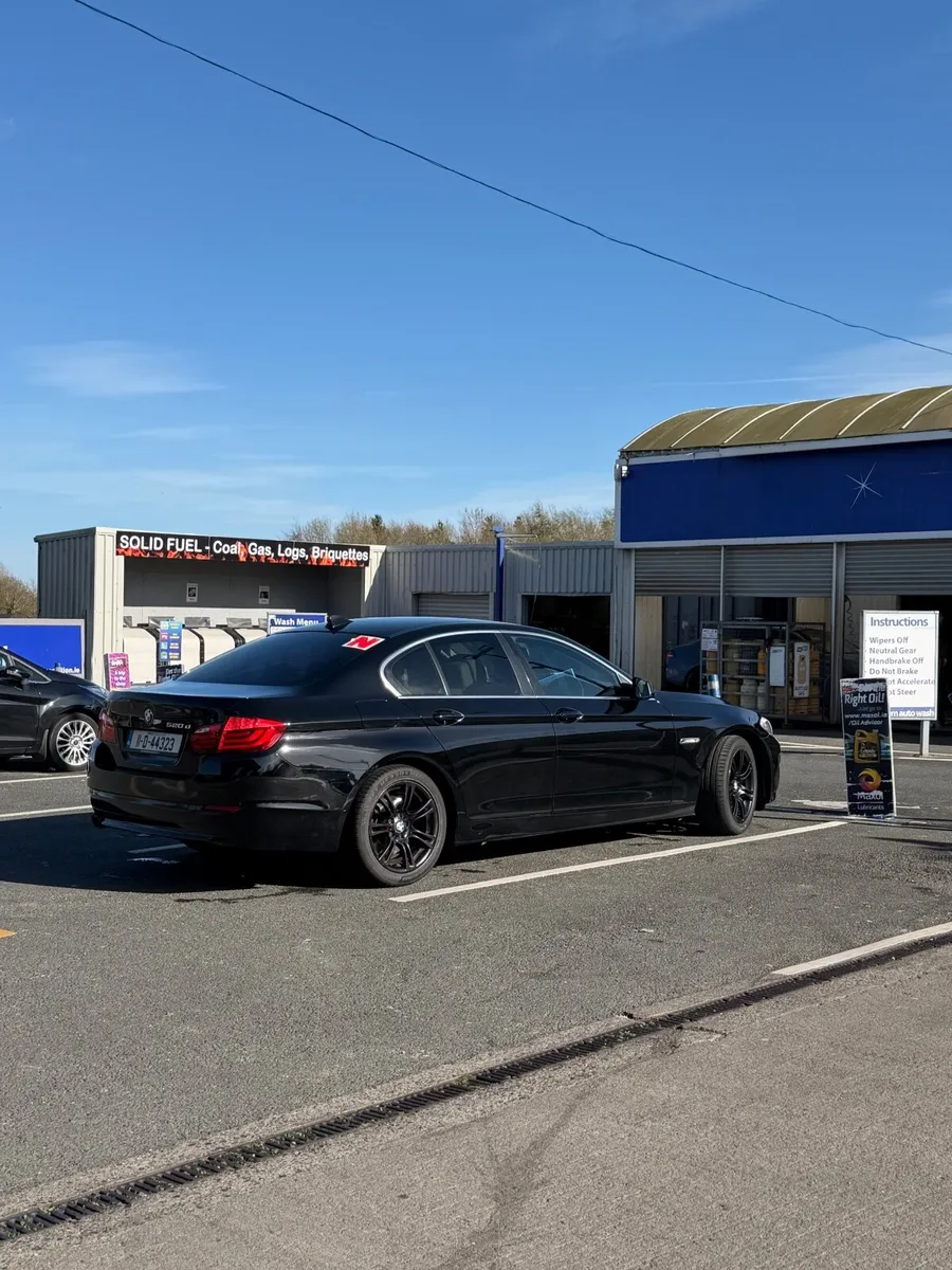 BMW 520d 2011 - Image 4