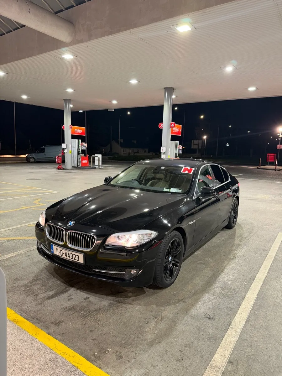 BMW 520d 2011 - Image 1