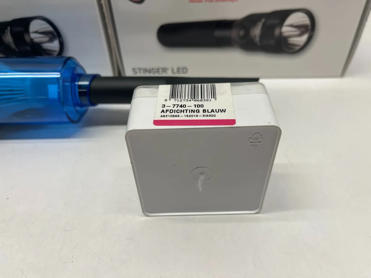 April Clearance Auction - Image 4