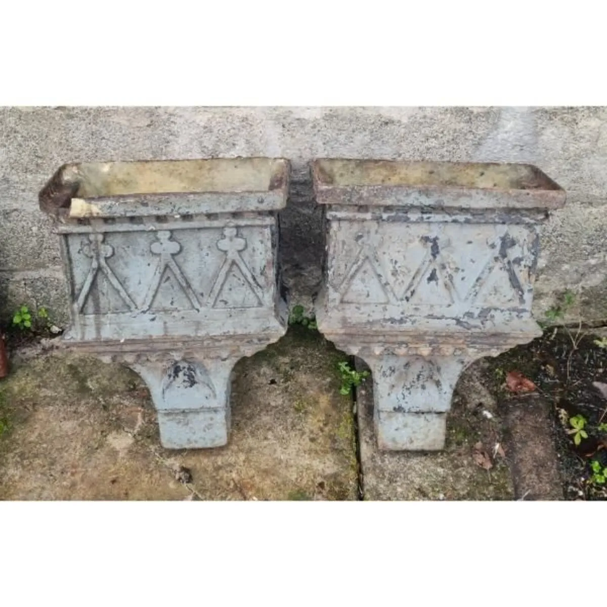 Pair of Cast Iron Hoppers KAS1137 - Image 1