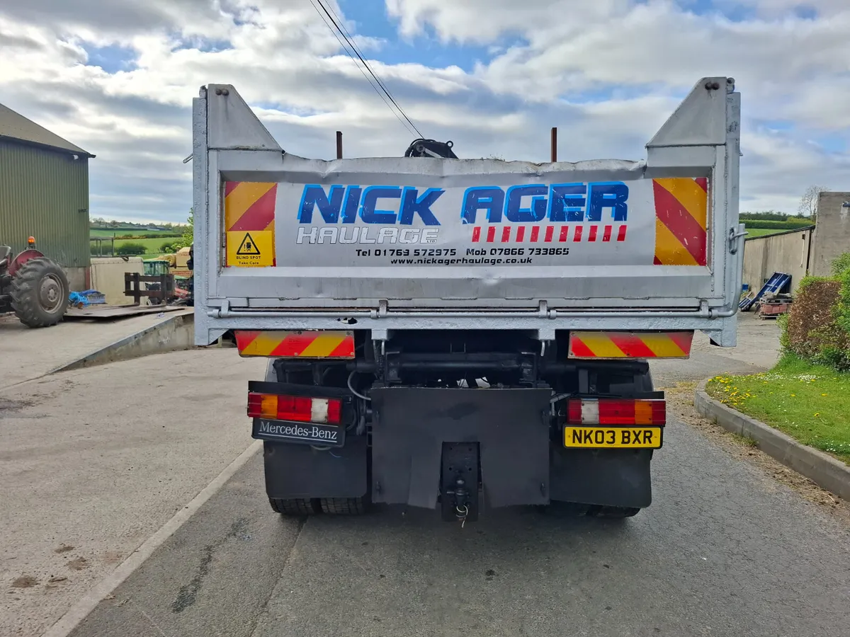 Mercedes Tipper with Hiab - Image 4