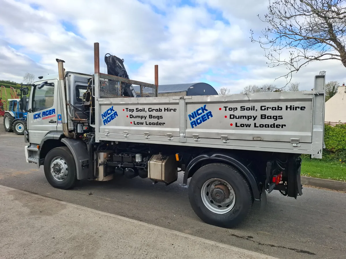Mercedes Tipper with Hiab - Image 3