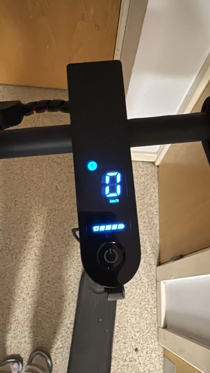 Xiaomi Electric Scooter 4 Pro - Image 3