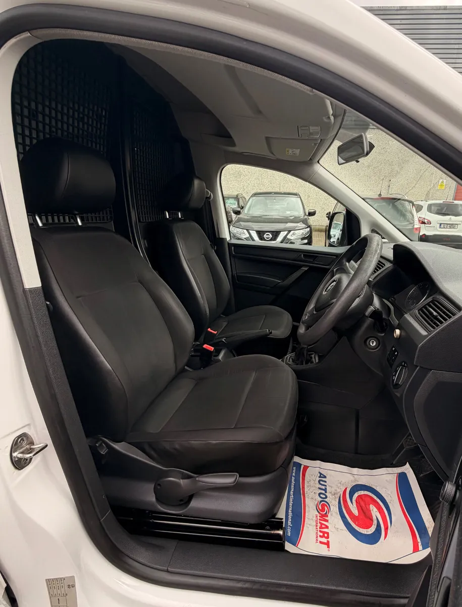 192 Volkswagen Caddy 52,000km 2.0 Litre - Image 4