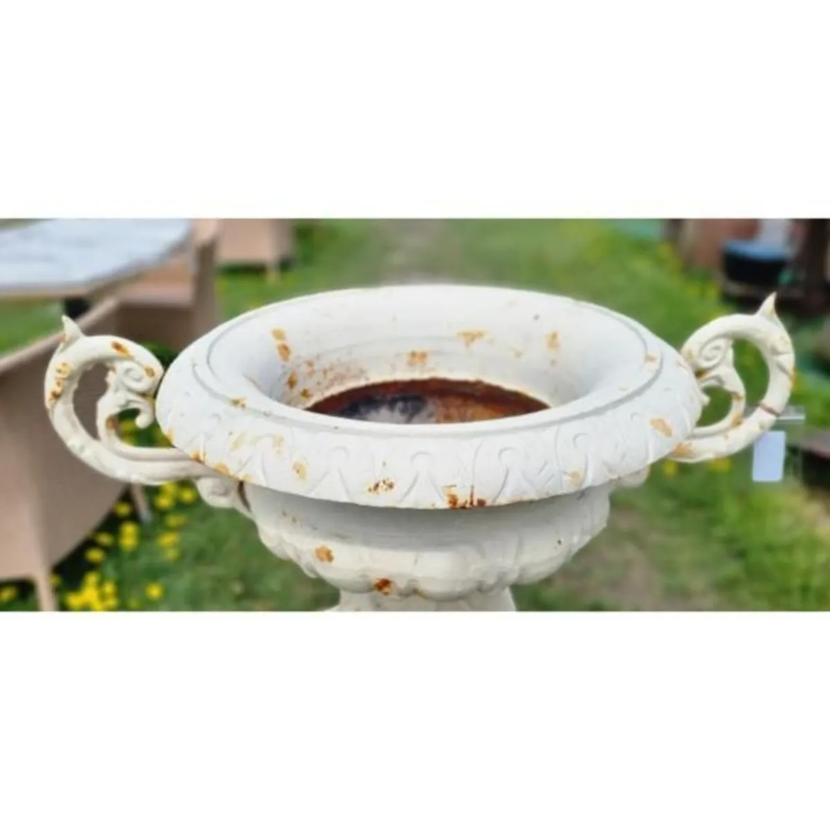 Urn Large Handles and Pedestal CH R 102 W - Image 2