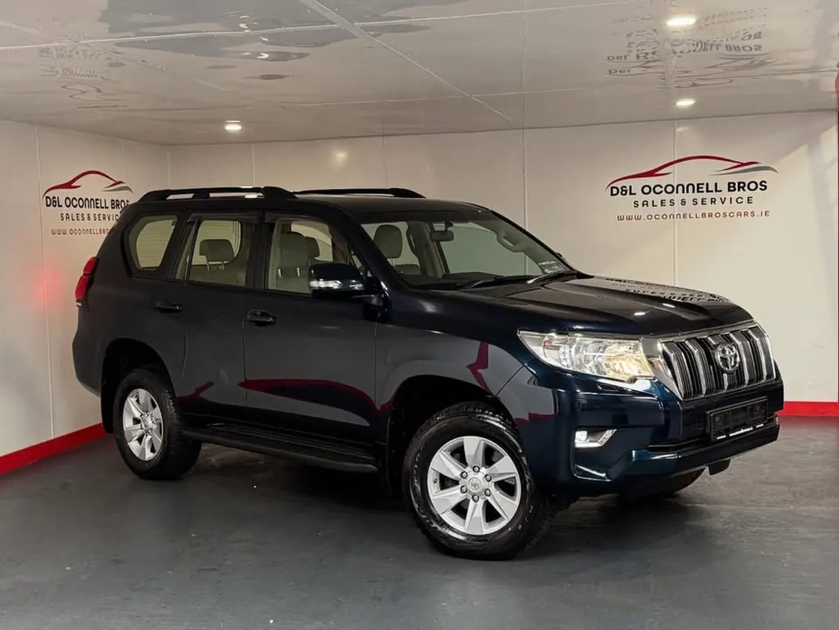 Toyota Land Cruiser LAND CRU LWB BUSINESS 4DR A CR - Image 1