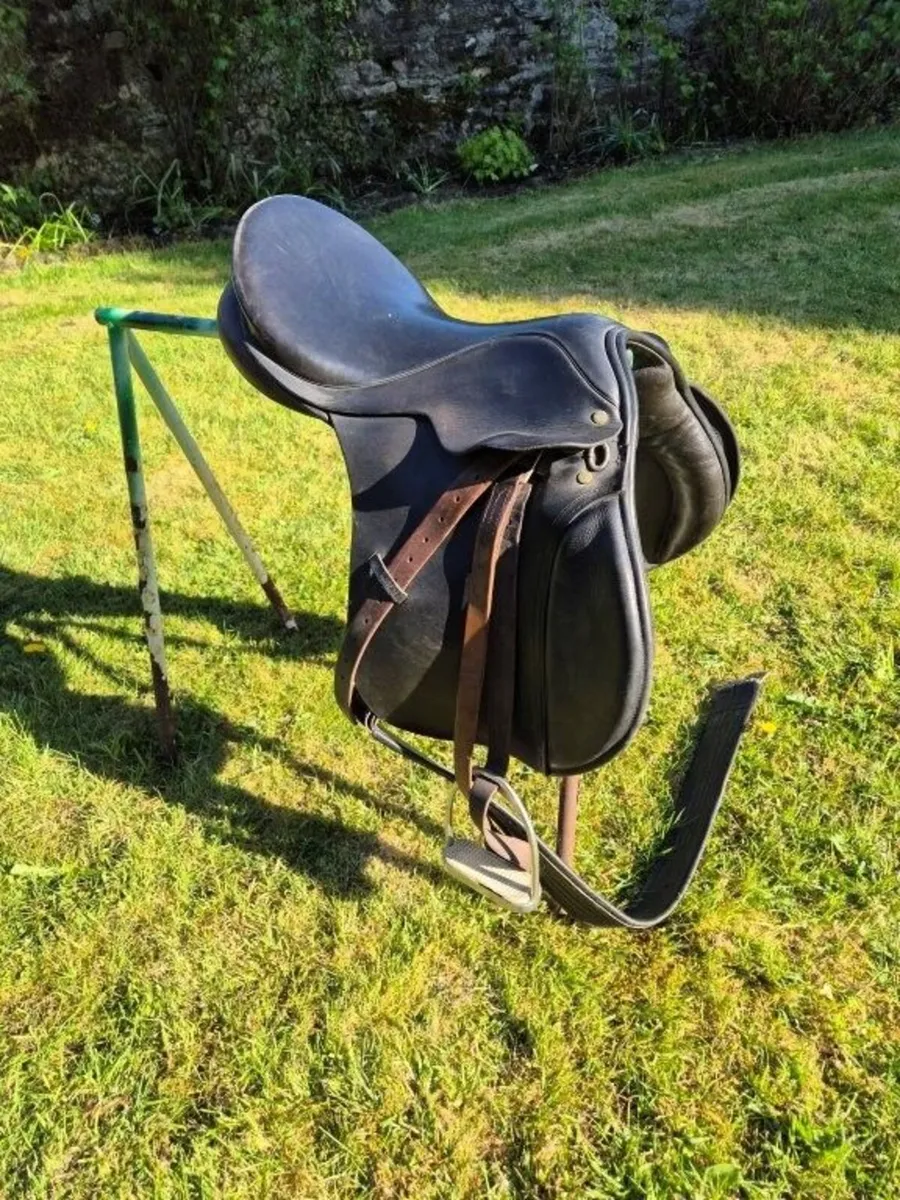 Berney Saddle 17" - Image 1