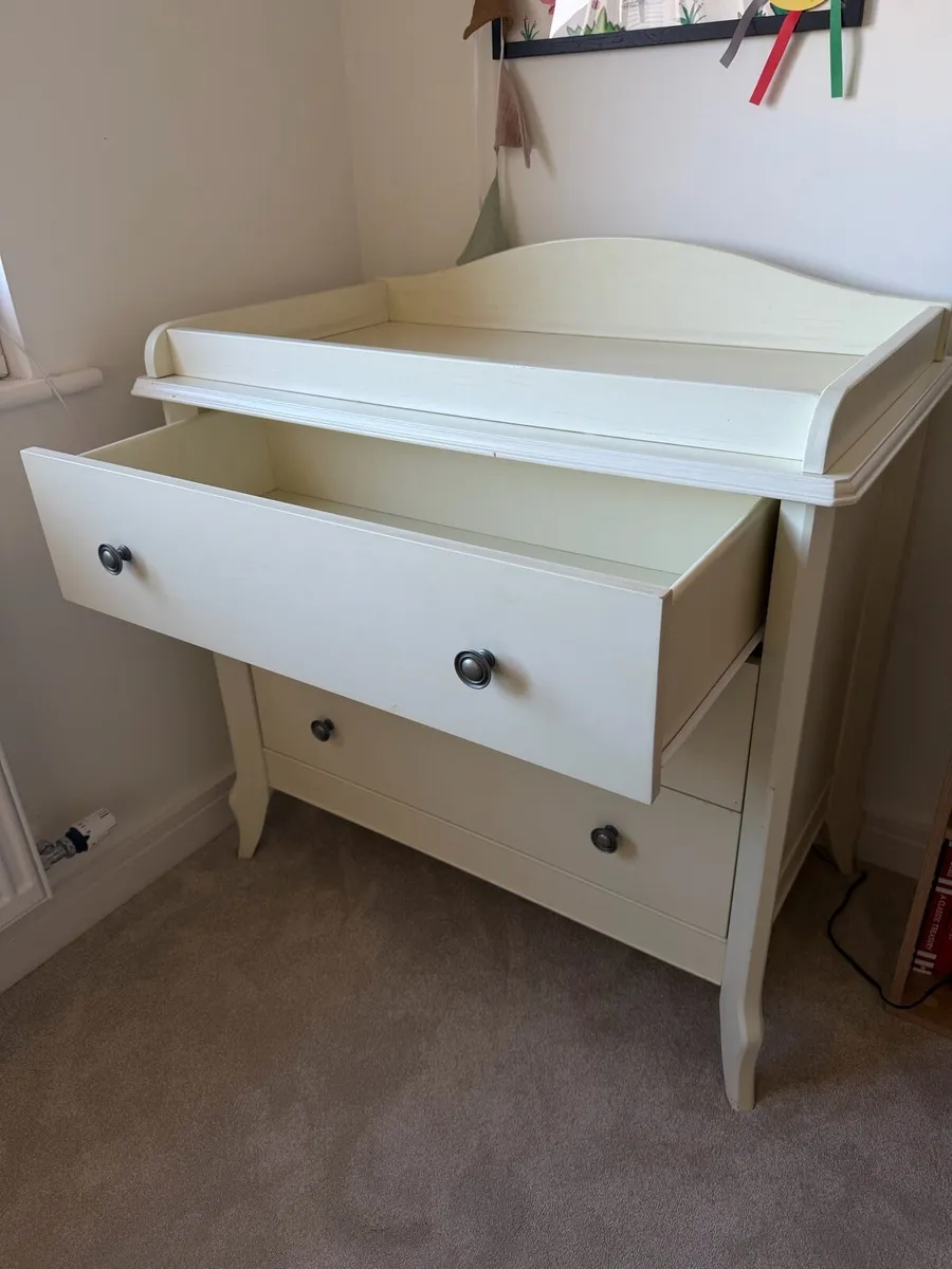 Dresser Changer - Image 2