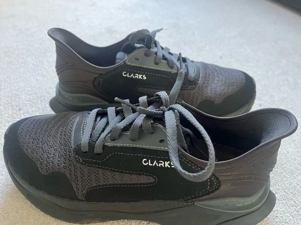 Clarks Women's Pace Walking Shoe/Trainers - Image 1