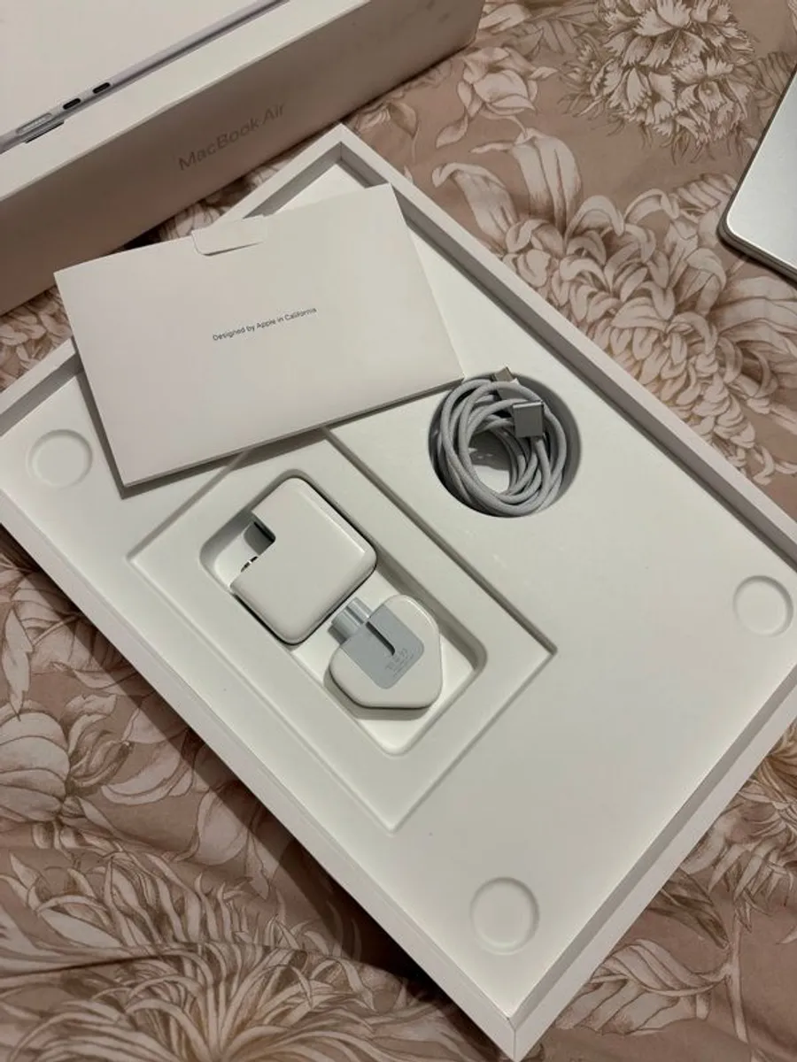 Mac book air - Image 4