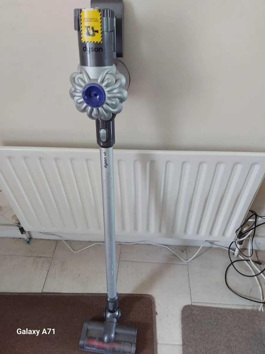 Dyson V6 Cordless Vacuum Cleaner with Charger - Image 1