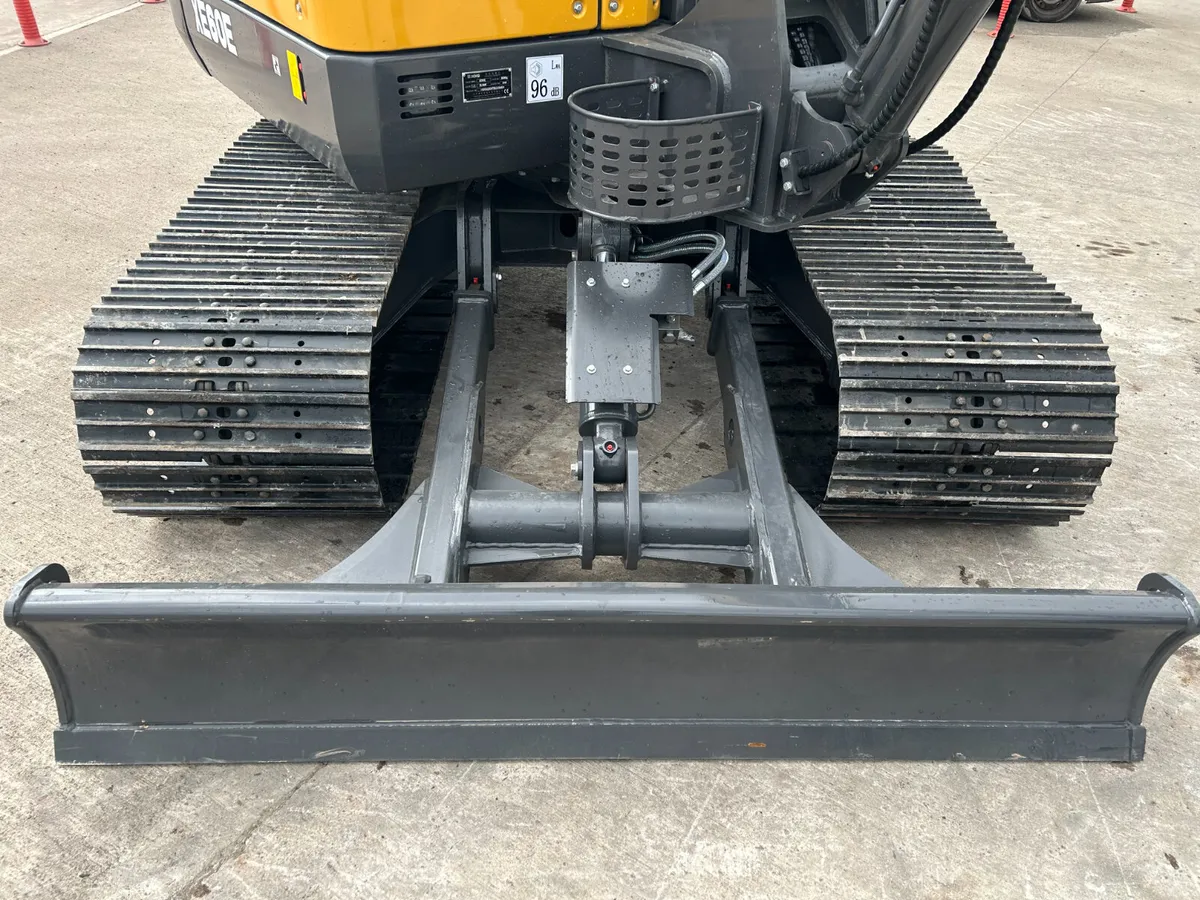 New XCMG XE60 On New 600mm Pads (Full Spec) - Image 3