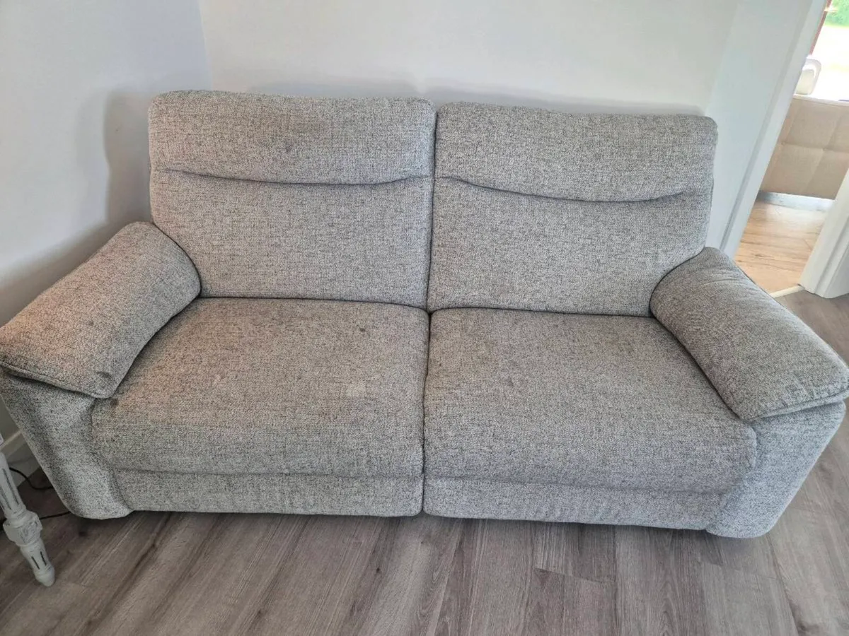 3 seater couch - Image 1