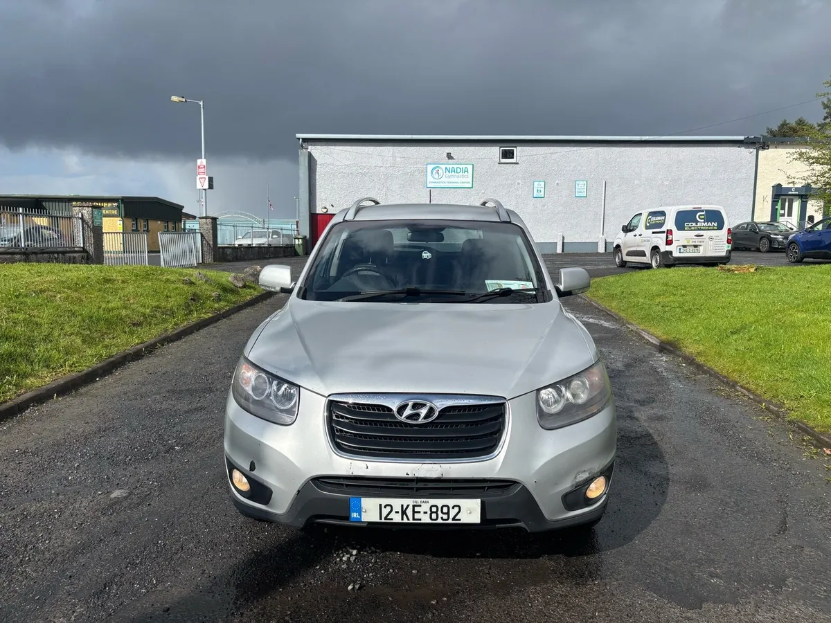 2012 Hyundai Santa Fe 2.2 Automatic 4WD - Image 2