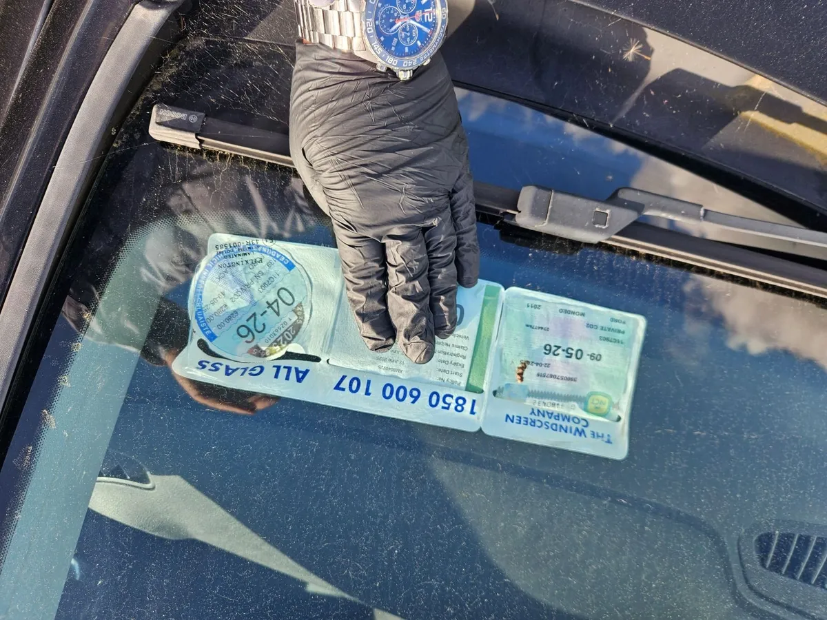 Ford mondeo  2011 - Image 2