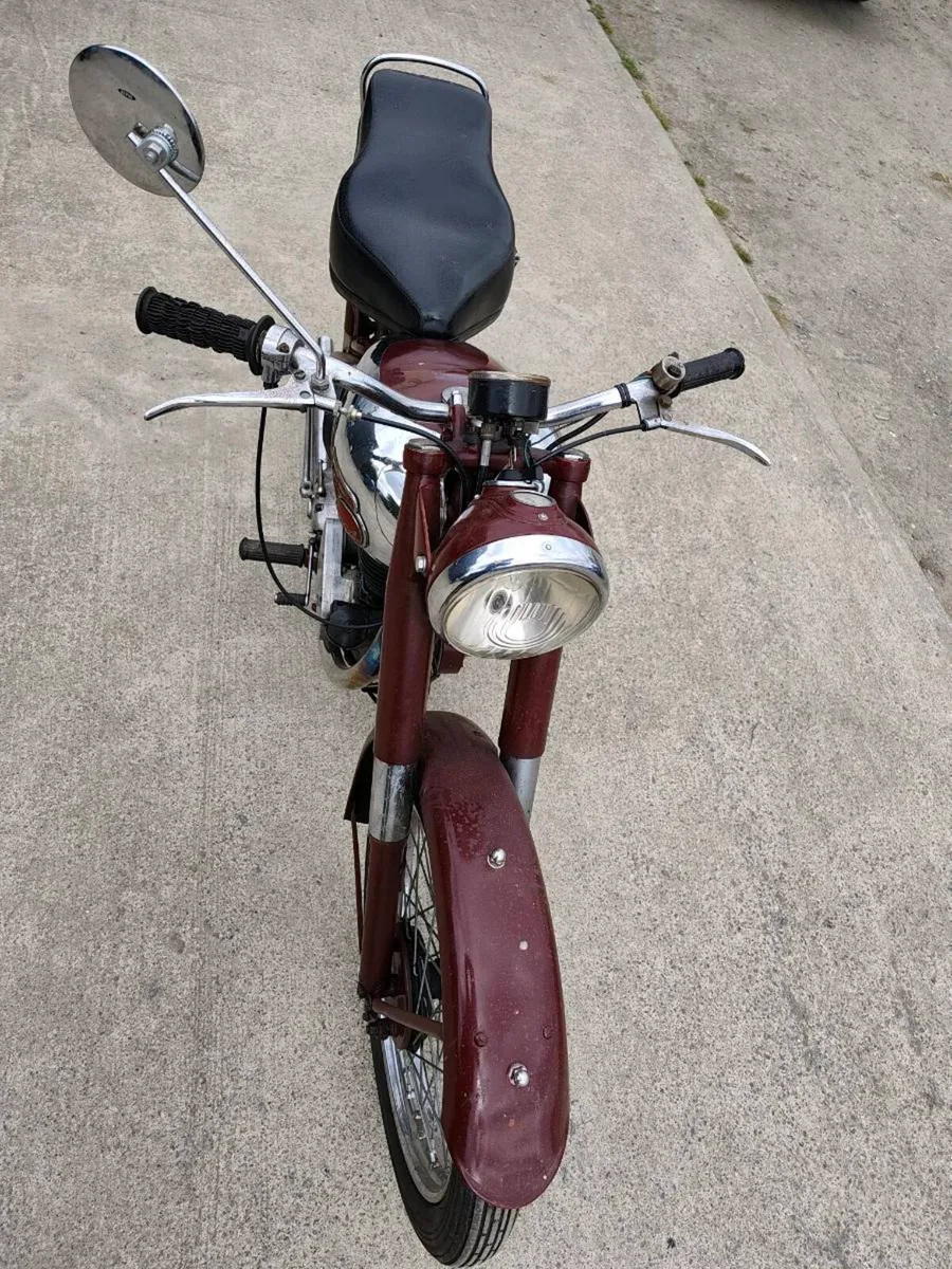 BSA 250 - Image 3
