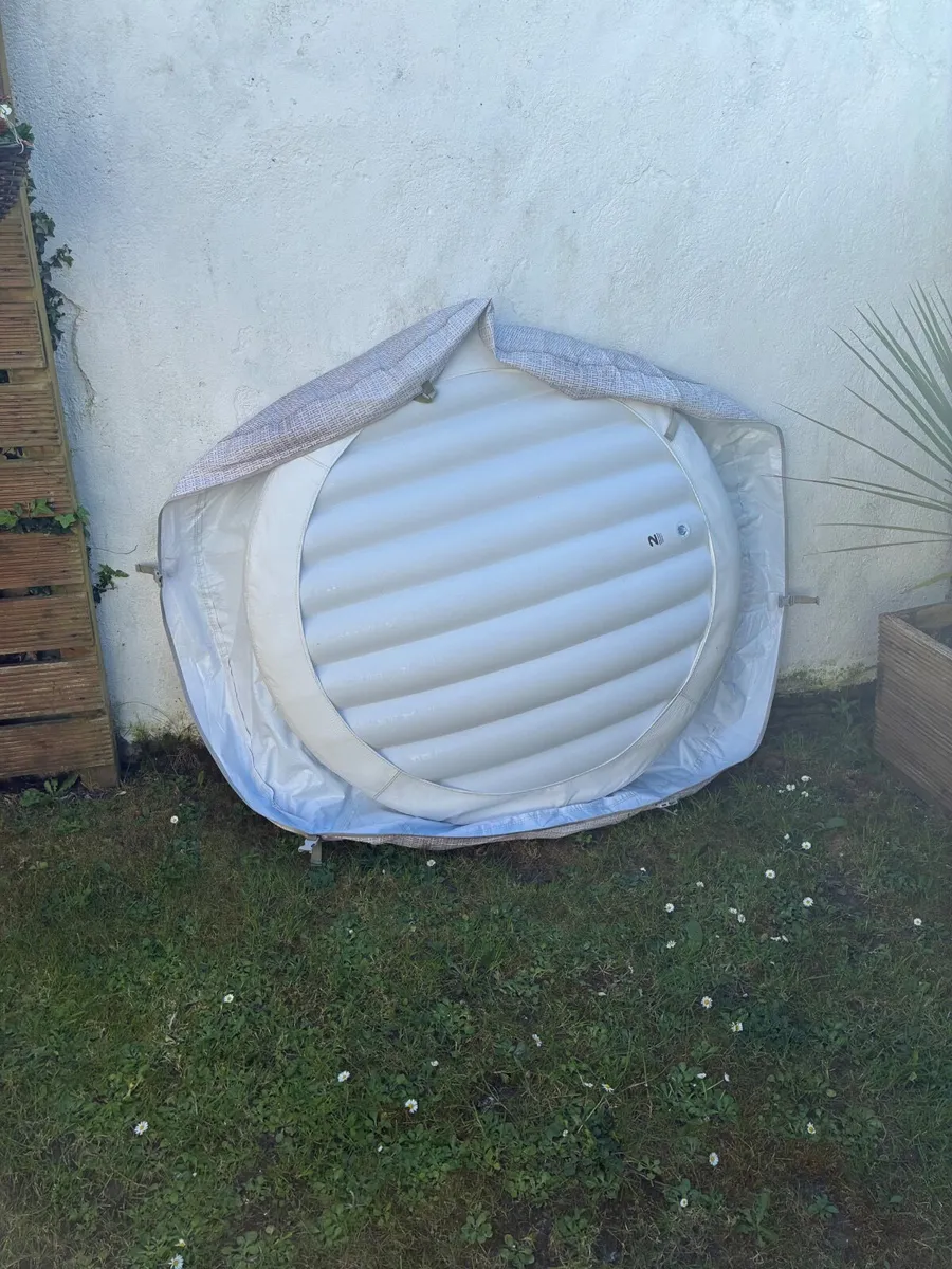 Lay z spa cancun Pool Liner - Image 3