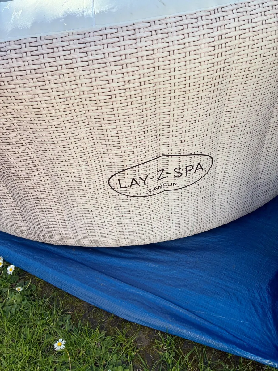 Lay z spa cancun Pool Liner - Image 4