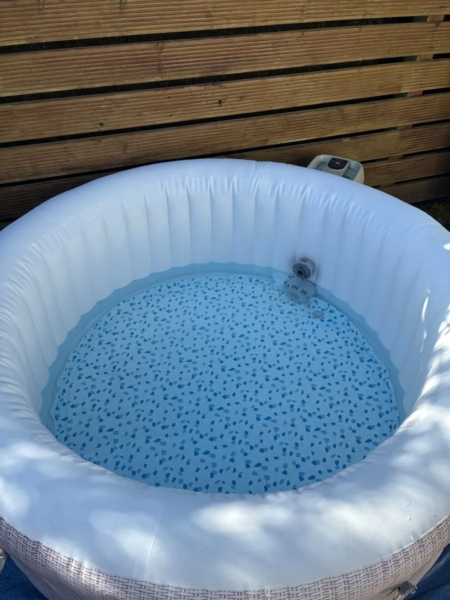 Lay z spa cancun Pool Liner - Image 1