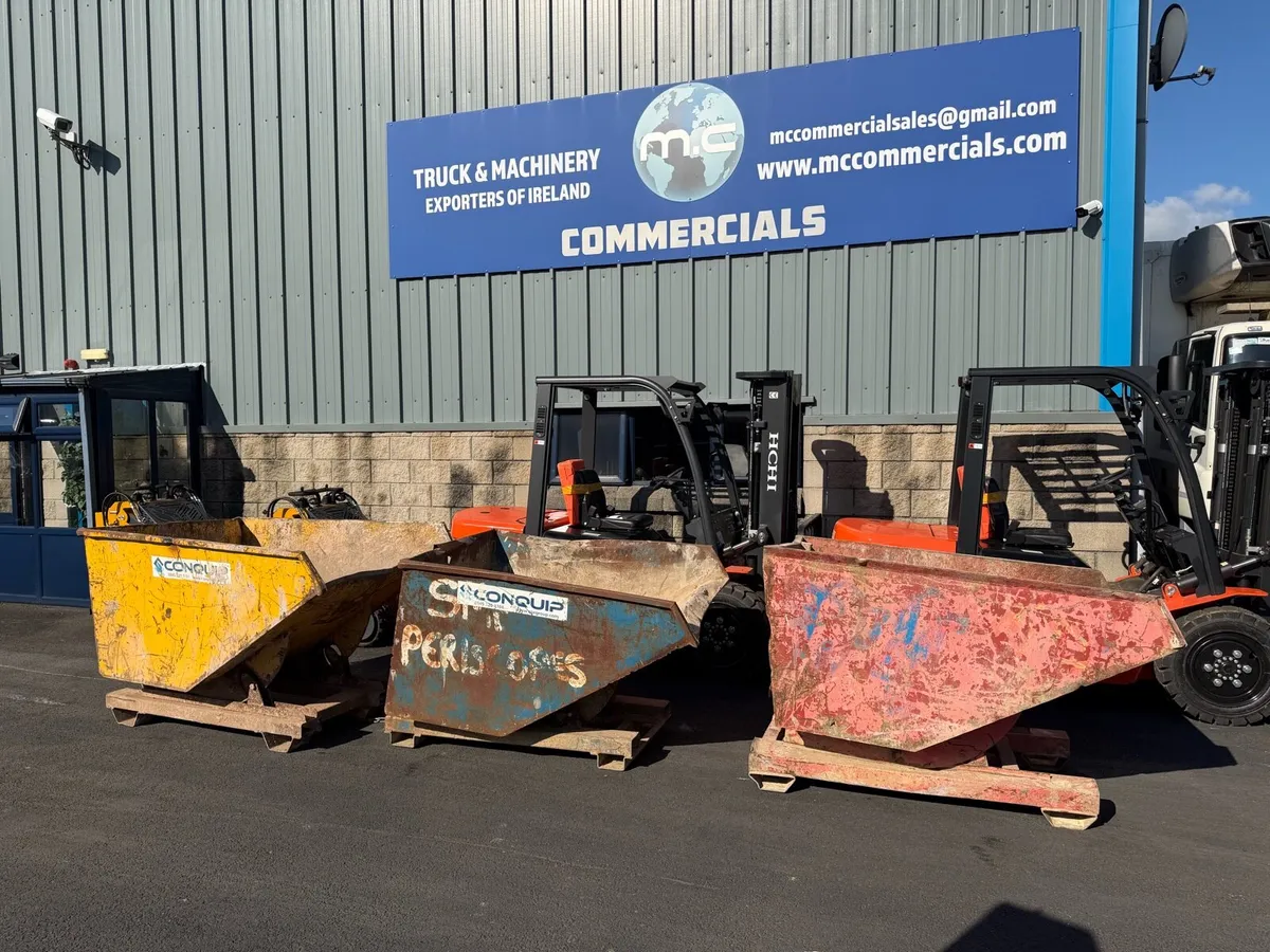 Forklift tipping skips - Image 1