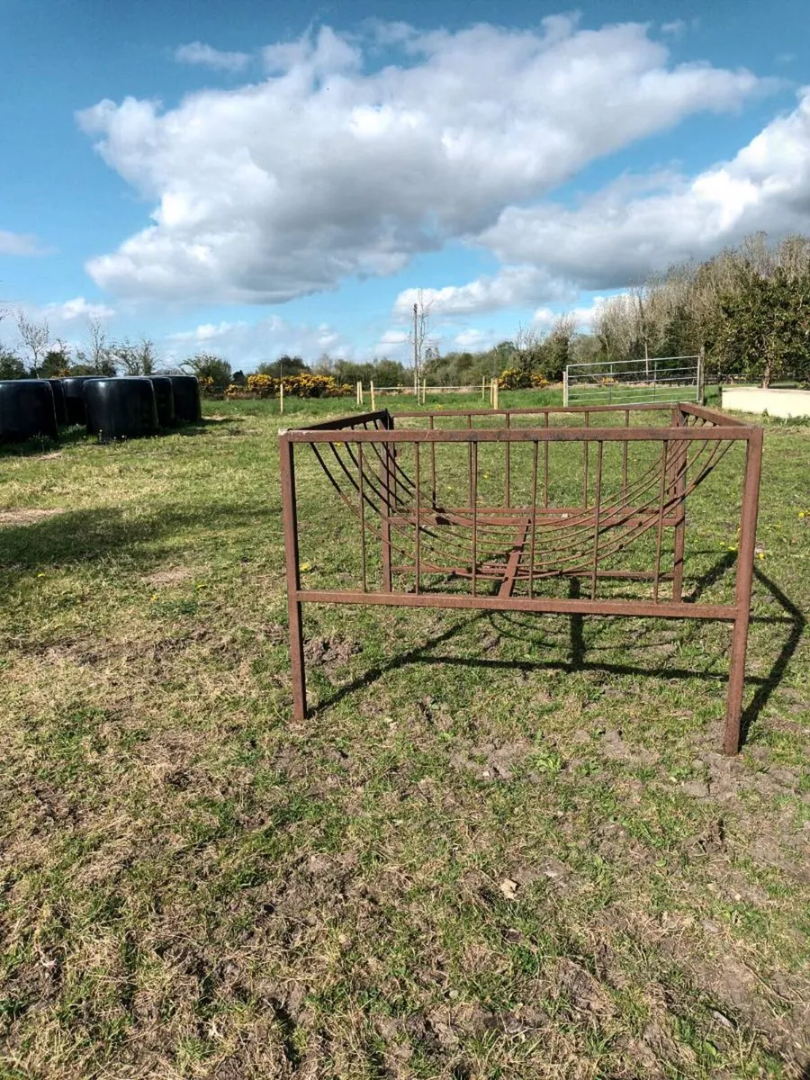 Sheep Hay feeder - Image 1