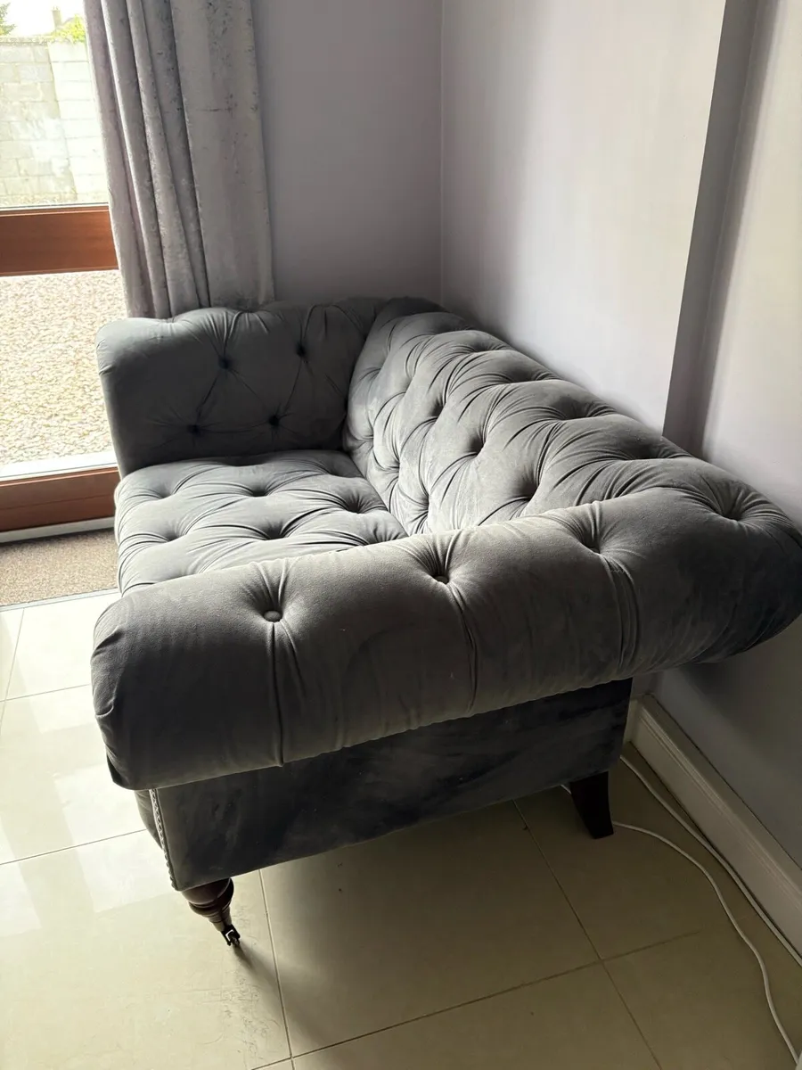 Chesterfield Sofe - Image 3