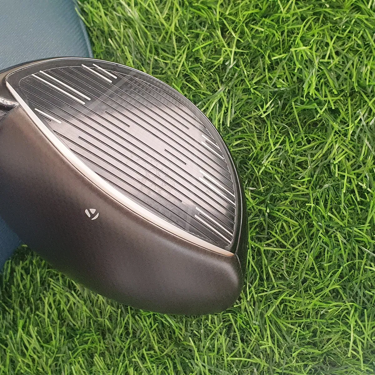 BRAND NEW TAYLORMADE QID4 DRIVER - Image 4