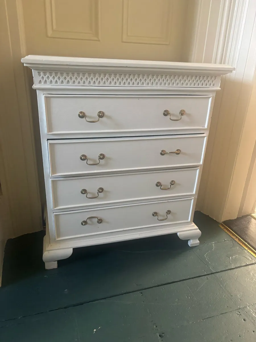 Chest of drawers - Image 1