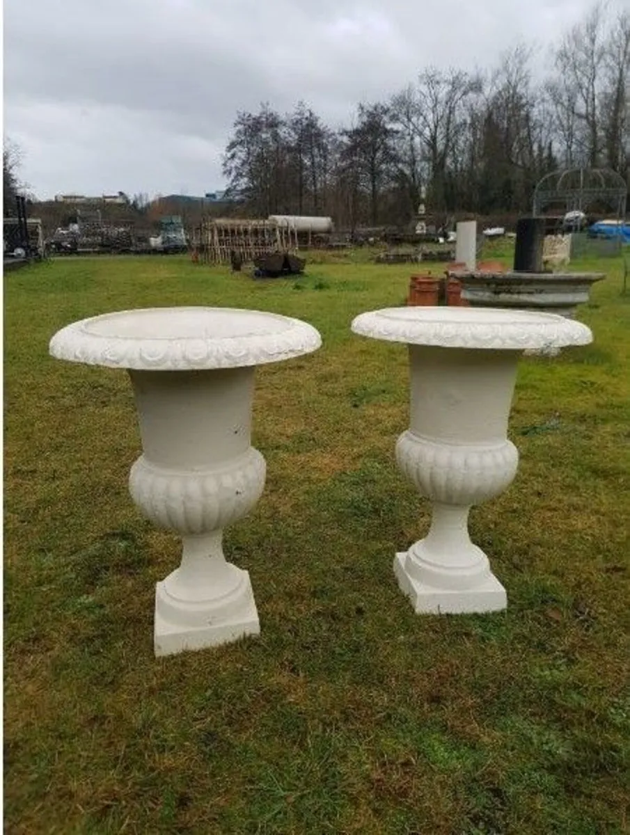 Urn 1 – D6568 - Image 1