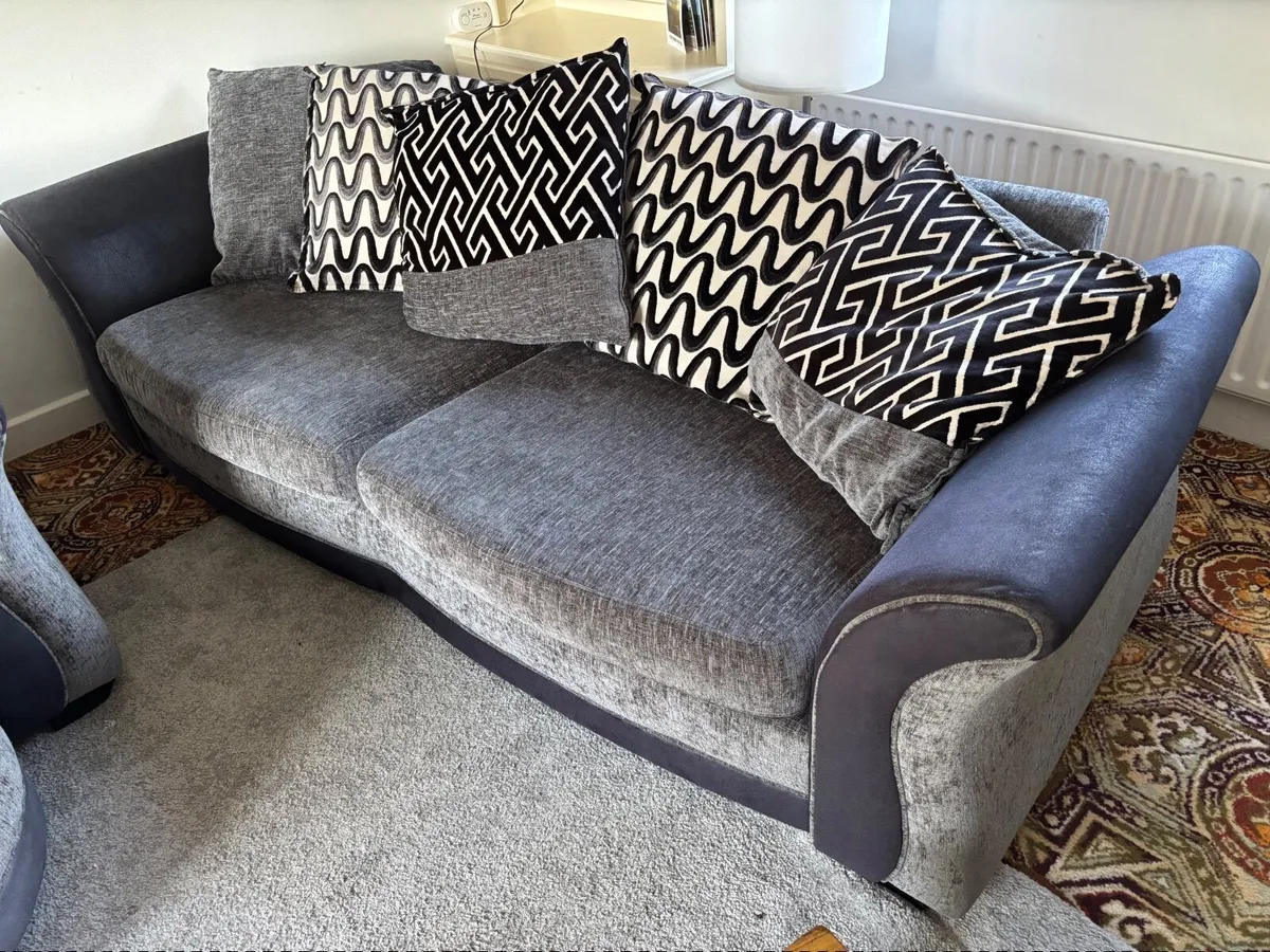 Twin Sofa Set for Sale - Image 4