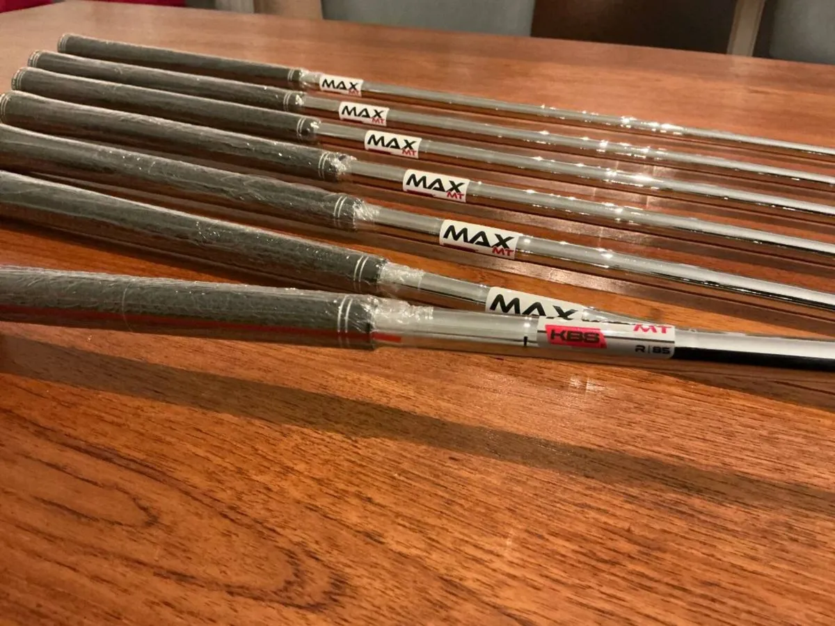 Brand new Taylormade QI Irons - Image 4