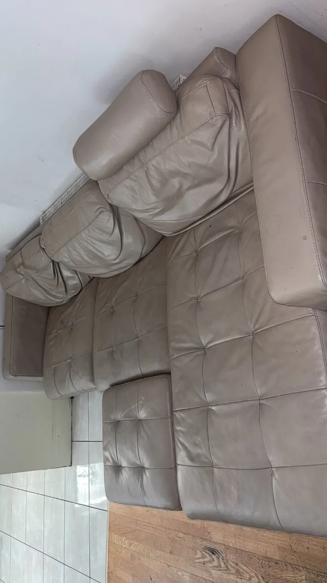 Beautiful big well looked after Leather couch - Image 2