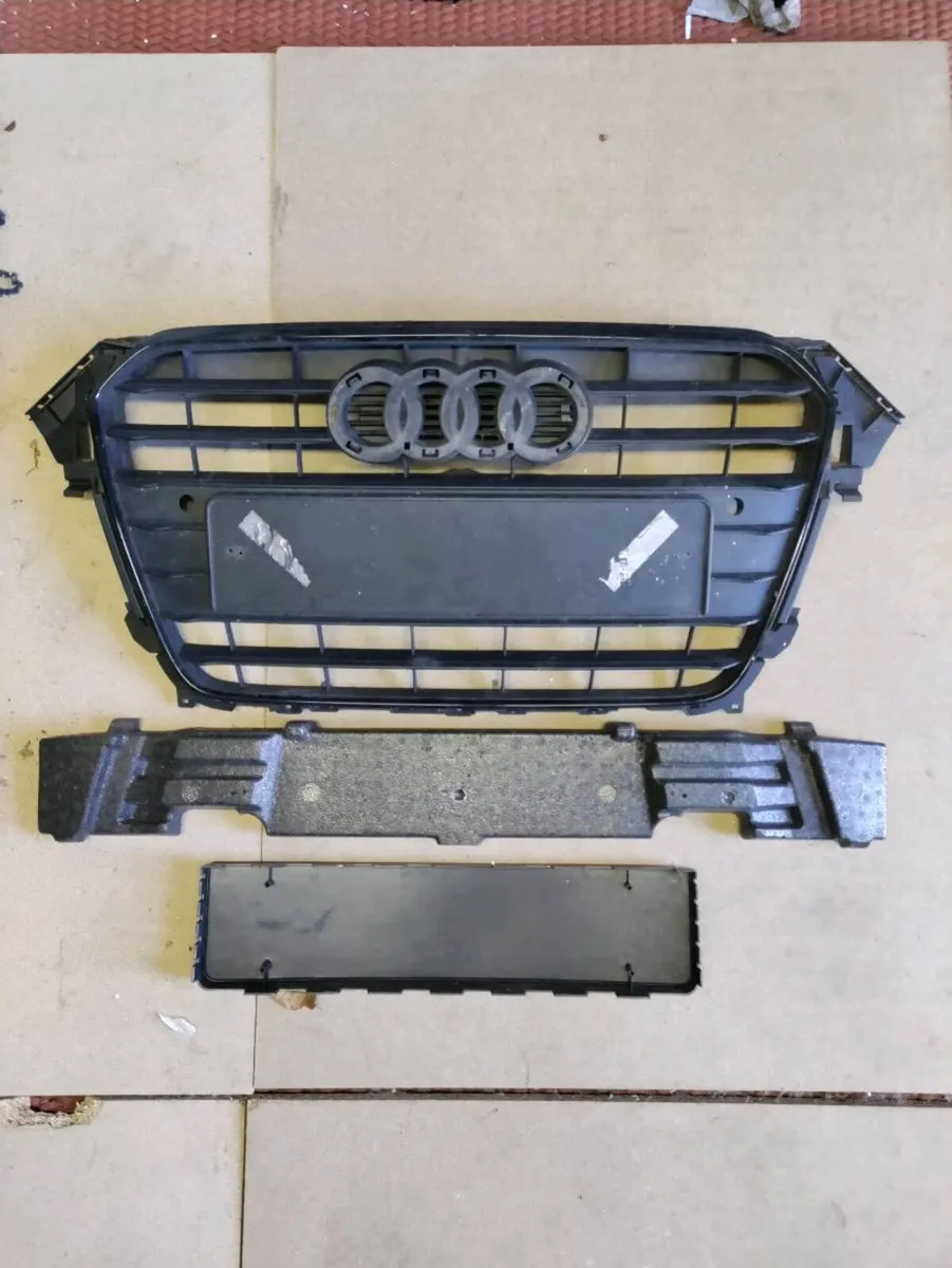 Audi A4 B8.5 (2012–2015) OEM stock front grill - Image 1