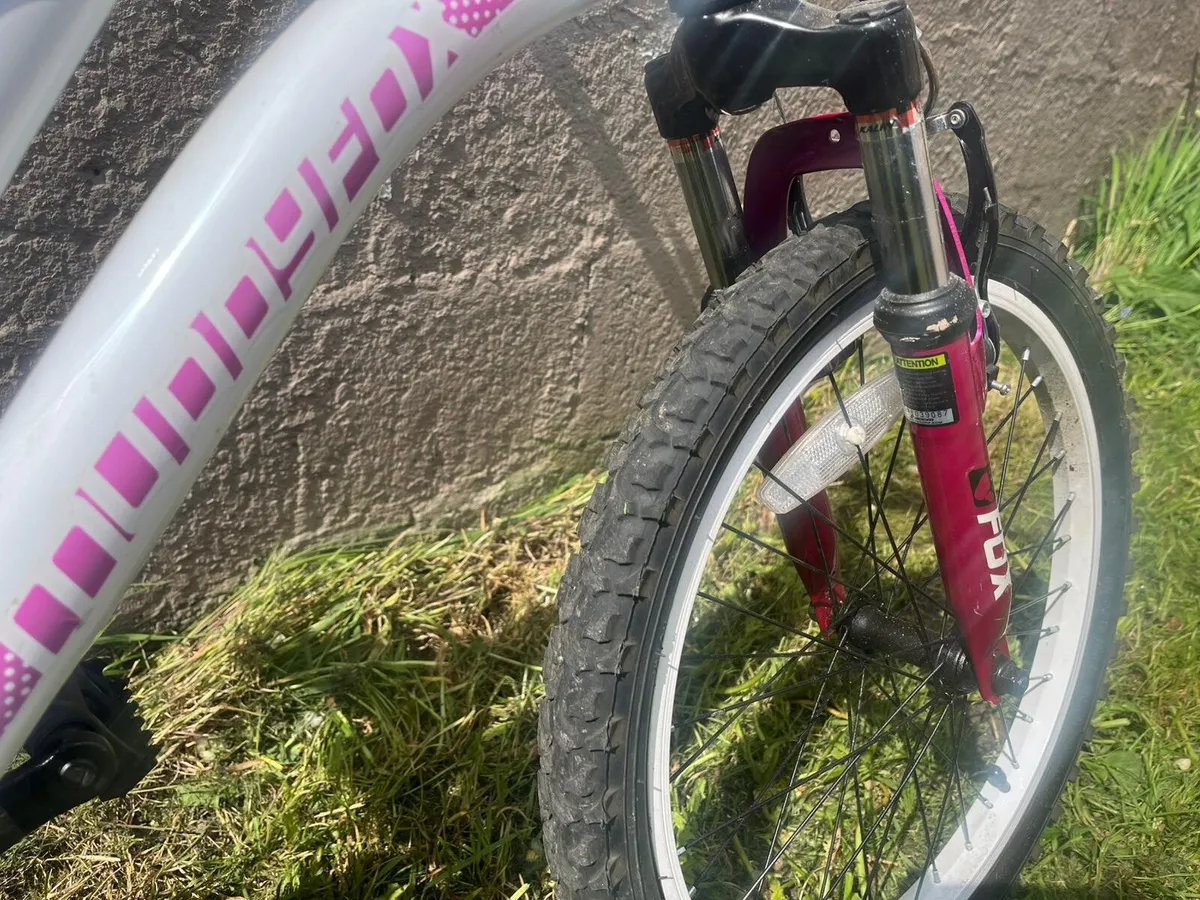 Girls Bycicle 20 inch as new - Image 3