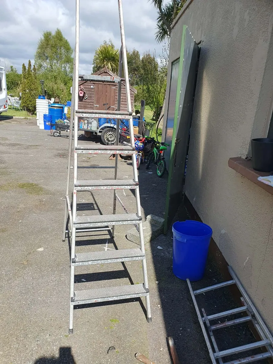 Aluminum ladder 7 feet 6 inches - Image 3