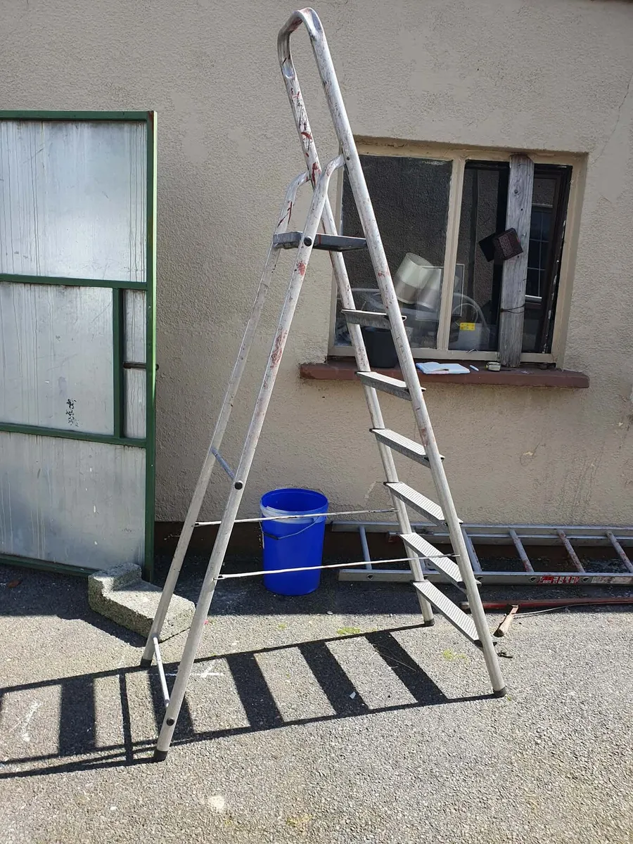 Aluminum ladder 7 feet 6 inches - Image 4