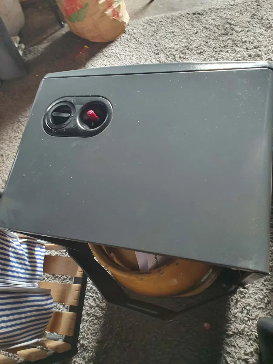 Superstar seaters 80e each - Image 4