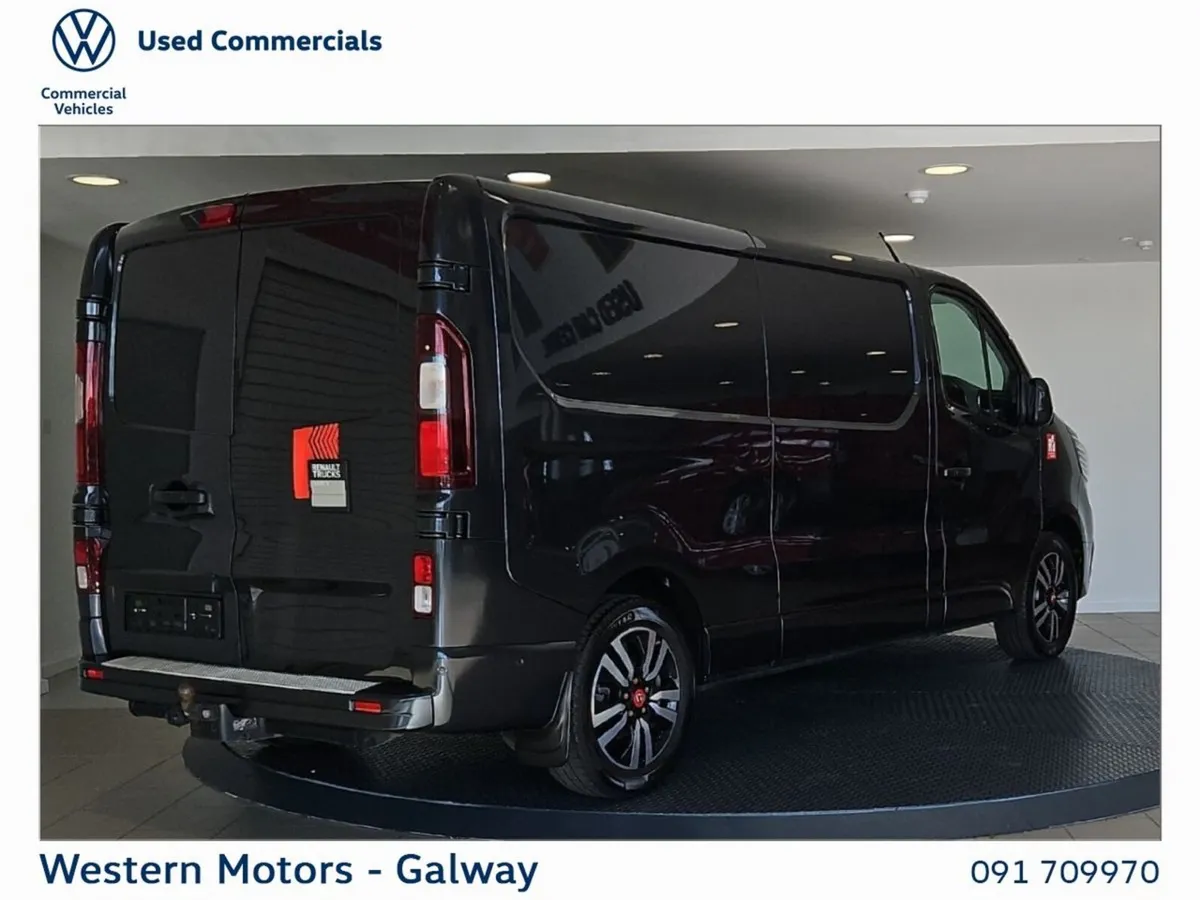 Renault Trafic **JUST IN** RED Edition Auto, Towba - Image 3