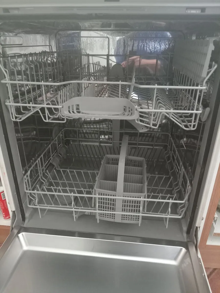 Dishwasher Bosch (Hardly Used Spotless) - Image 1