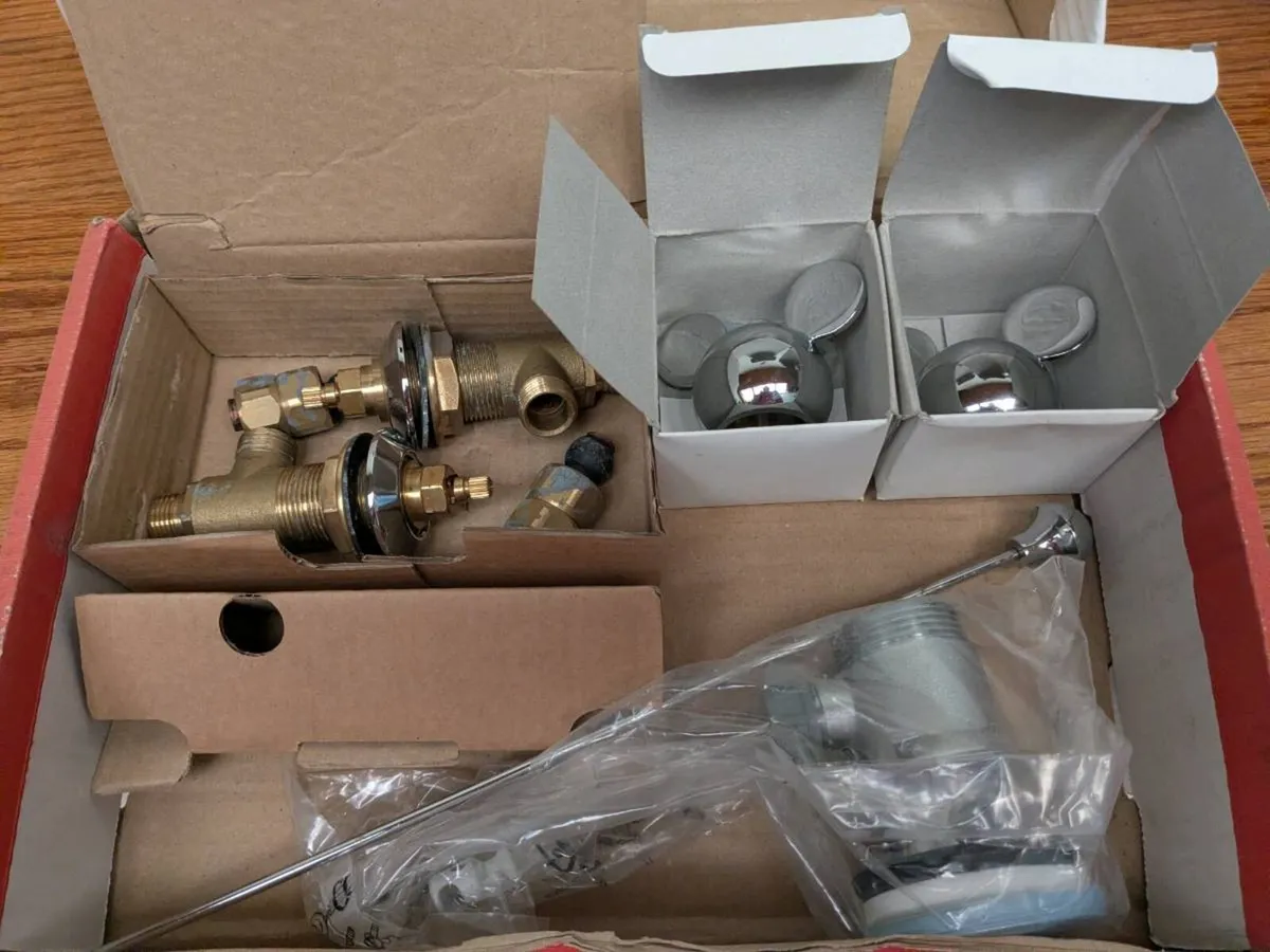 Wash hand basin taps - Image 3