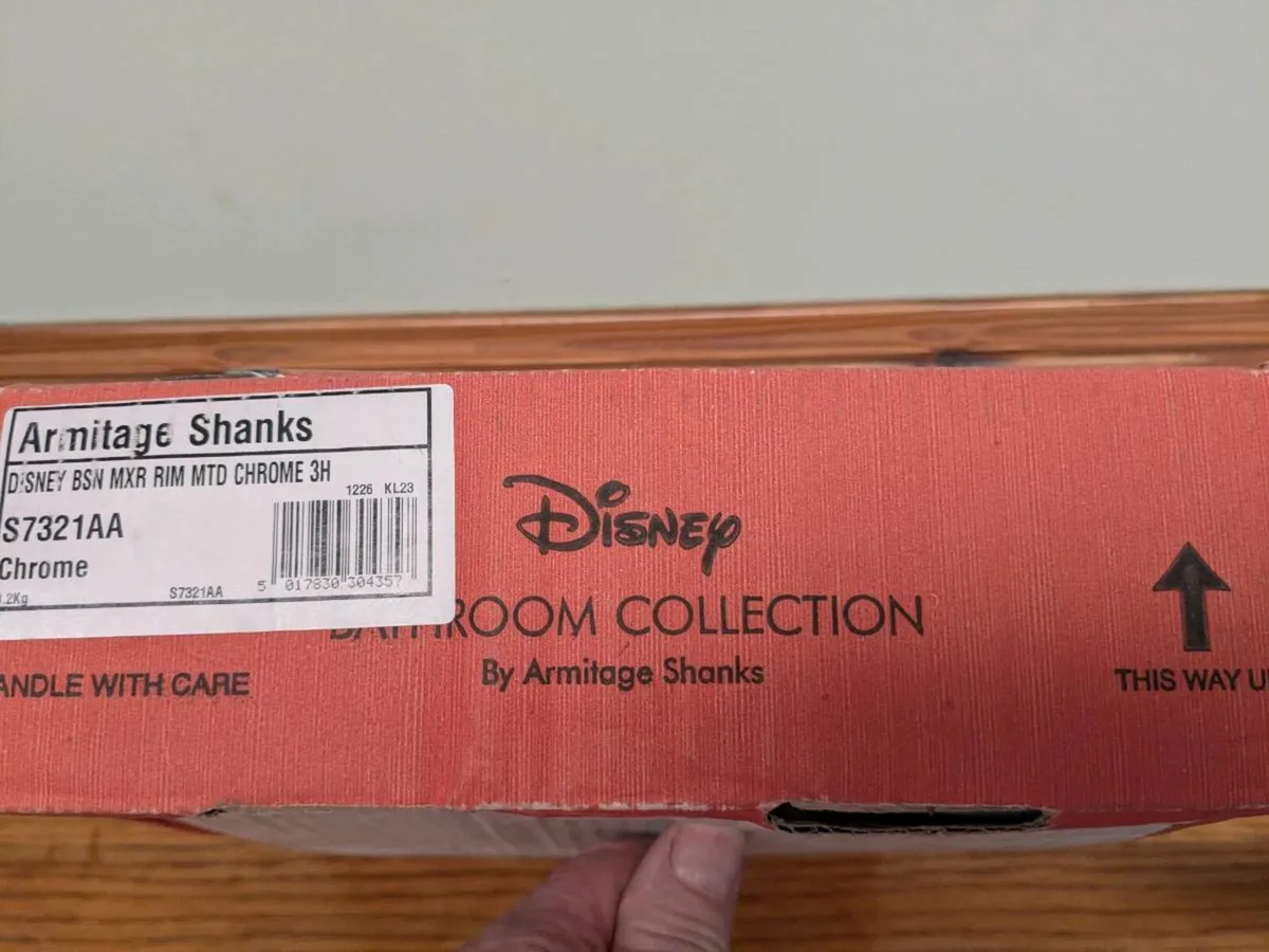 Wash hand basin taps - Image 4