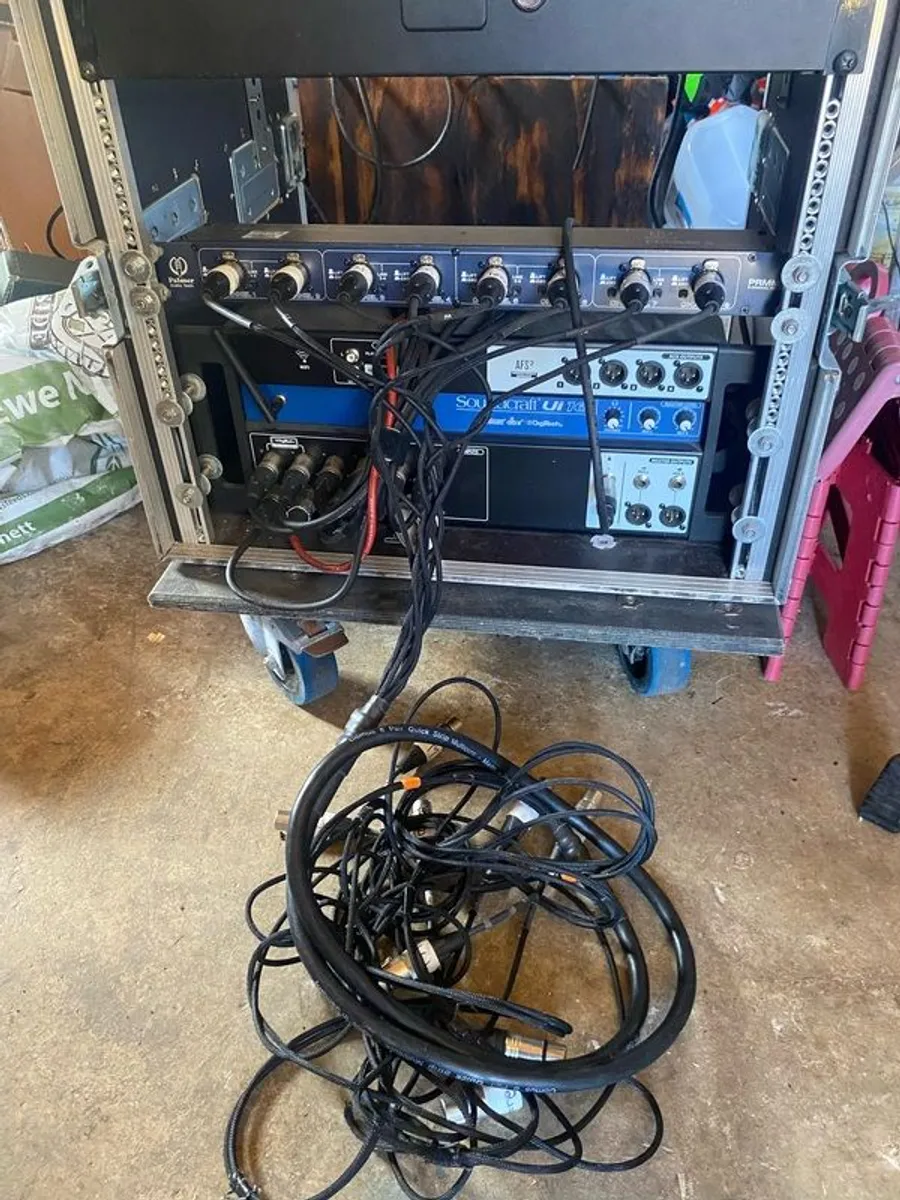 sound desk - Image 1