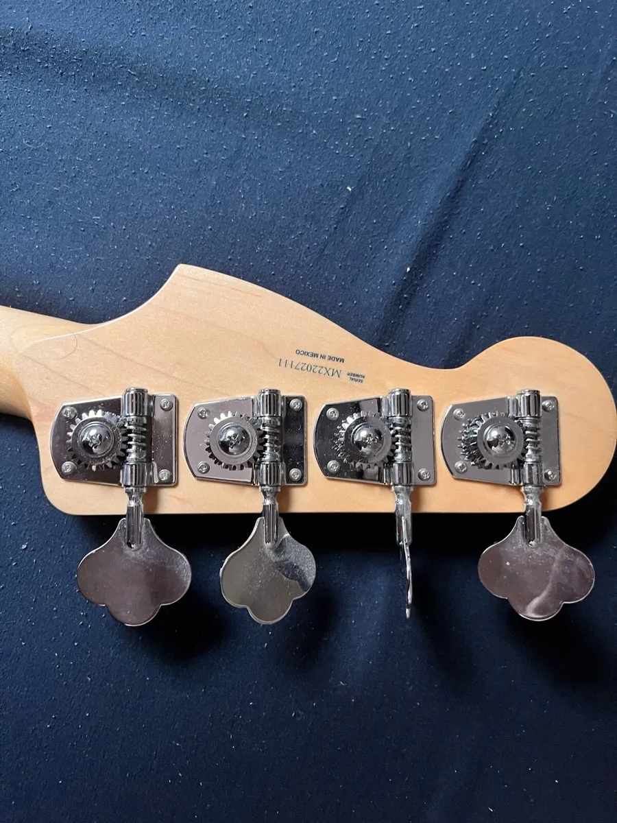 Fender P bass - Image 2