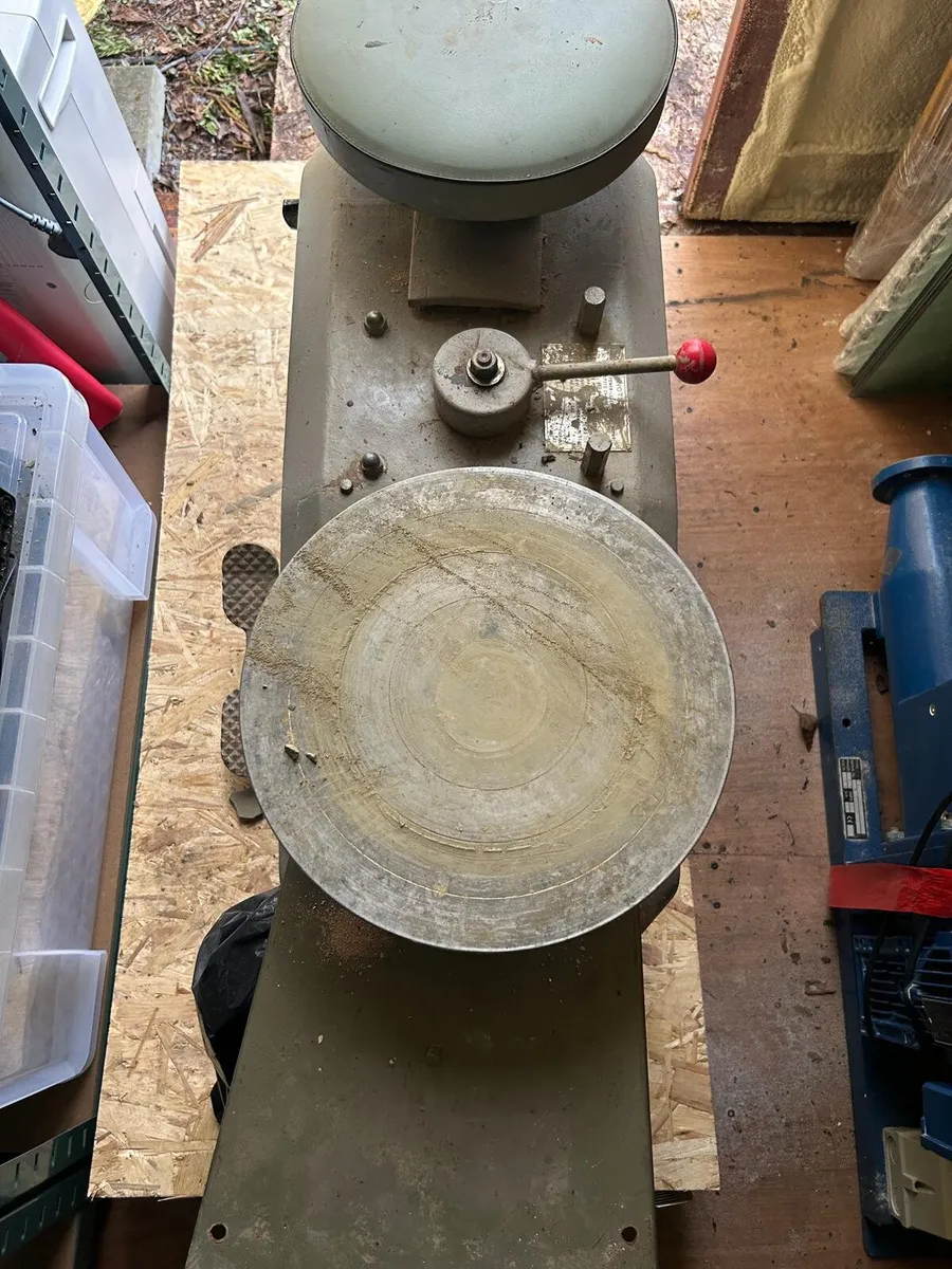 Vintage potters wheel. - Image 2