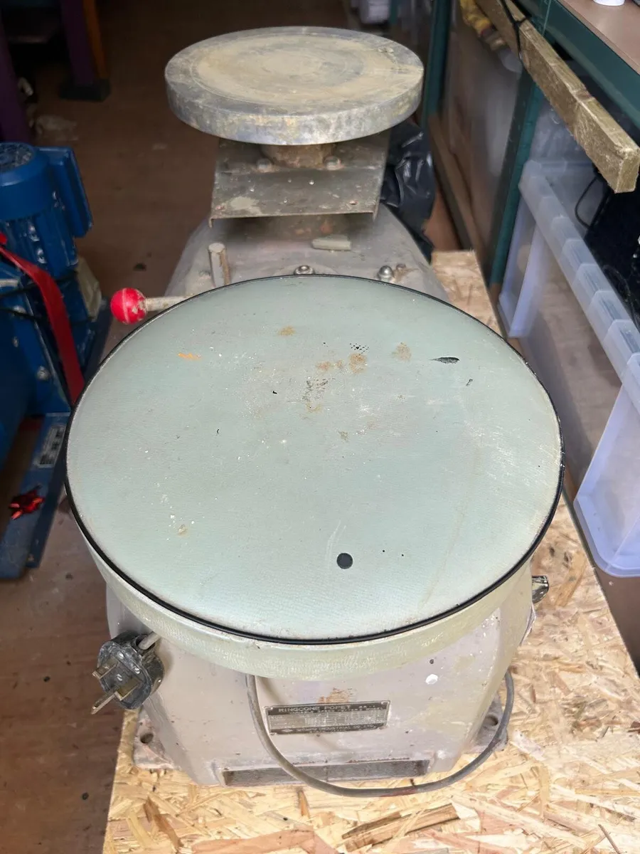 Vintage potters wheel. - Image 3